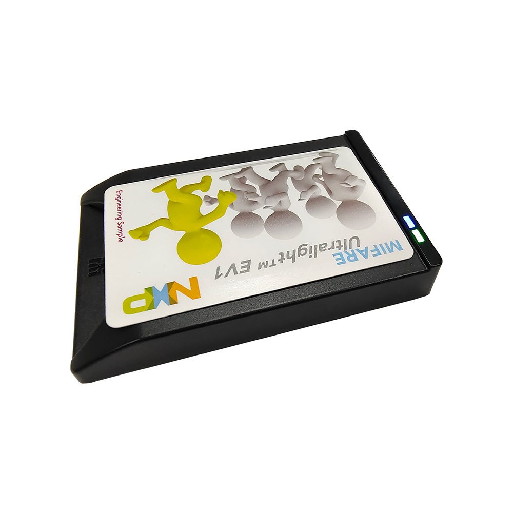 双接口 USB 一体化接触式和非接触式智能卡读卡器 DCR2100